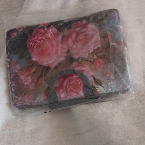 New laptop's case Eiffeil Tower - Picture 2 of 2